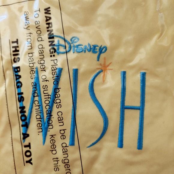 Disney's Wish Star plush cushion. New in vacuum sealed package. - Picture 4 of 14